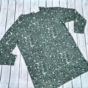 NWT Jenni Intimate Animal Print Lounging Shirt Size Medium